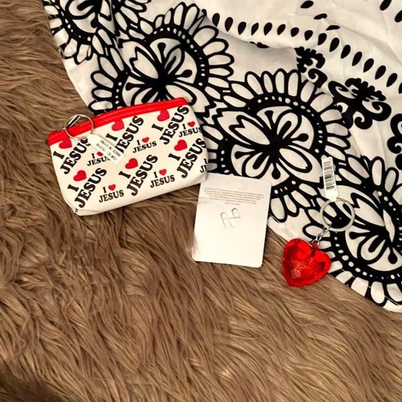 COPY - I Love Jesus Keychain and Brooch Set - Picture 2 of 7